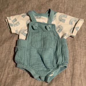 Cute baby outfit.
